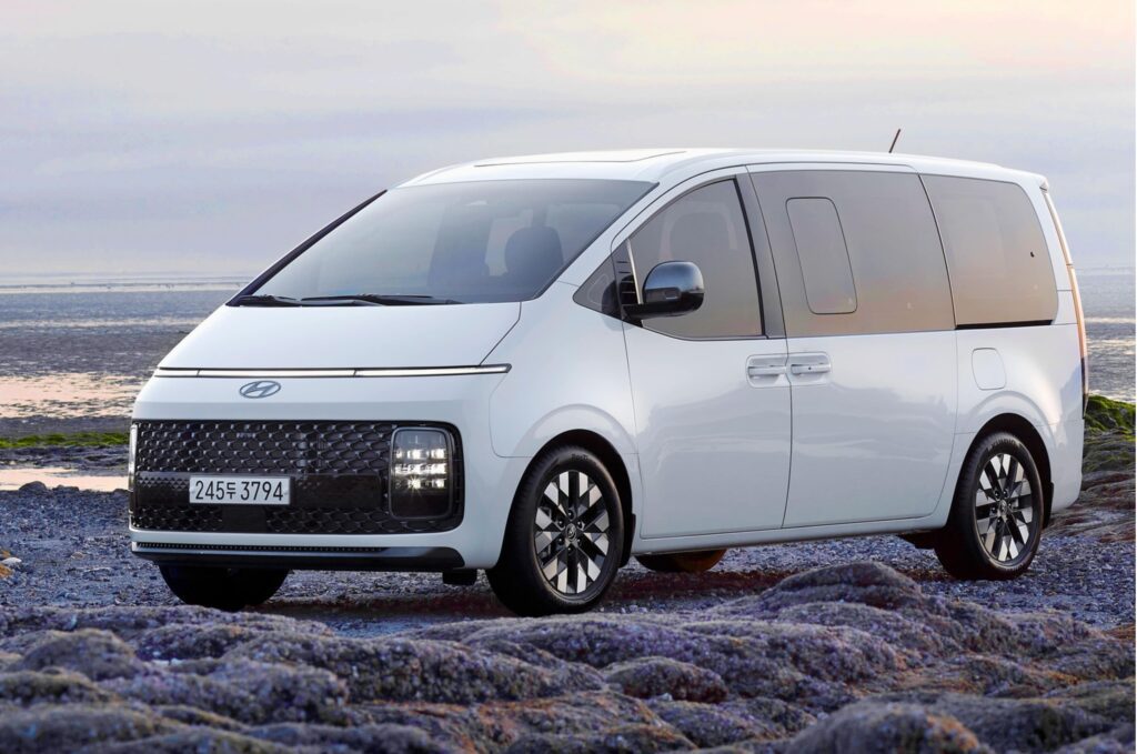 Hyundai-staria-mpv